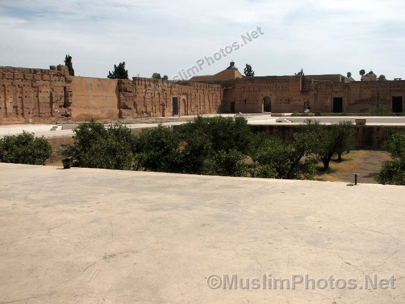 Overview pictures of the Badi palace. The previous pool in the middle now contains a garden.